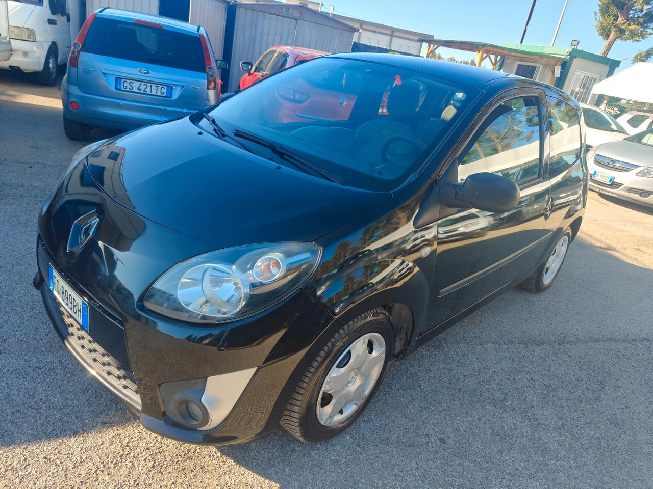 Renault Twingo 1.2 Yahoo! Tua da 86€ al mese