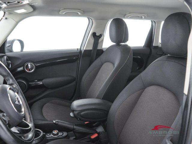 MINI Cooper D 5 porte 1.5 Hype Auto
