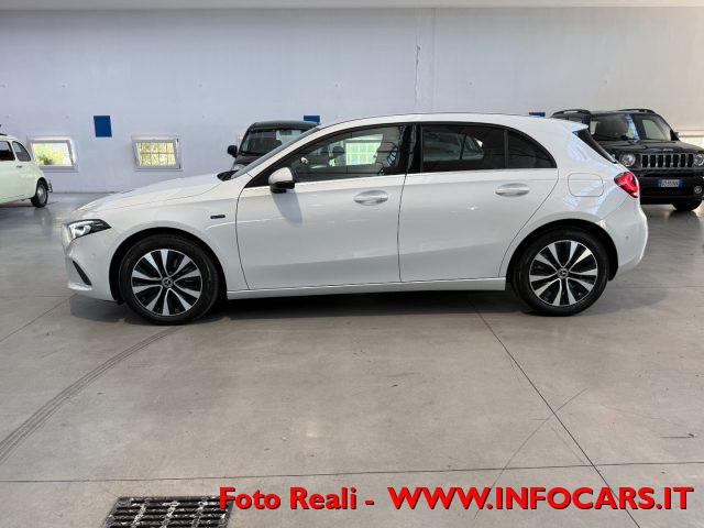 MERCEDES-BENZ A 250 e EQ-Power Business Extra -
