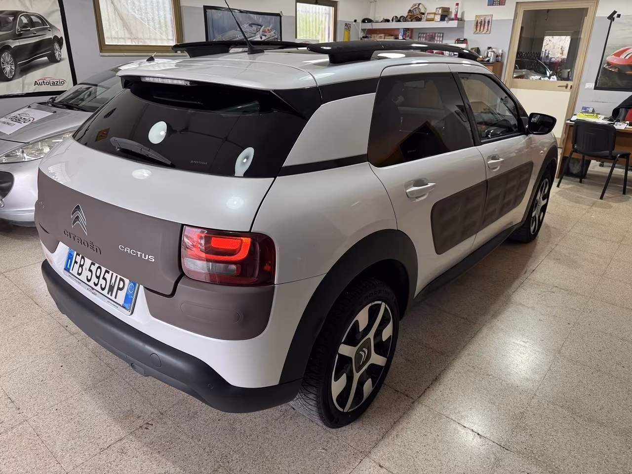 Citroen C4 cactus 1.2 Autom. cv. Tetto-Navigat.