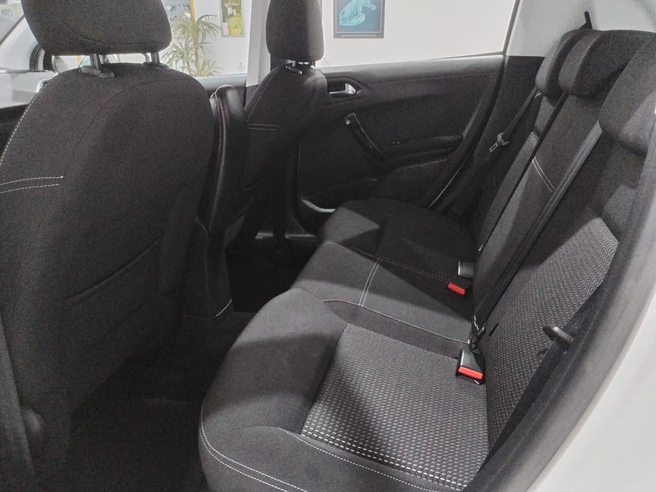 Peugeot 208 BlueHDi 100 5 porte Allure