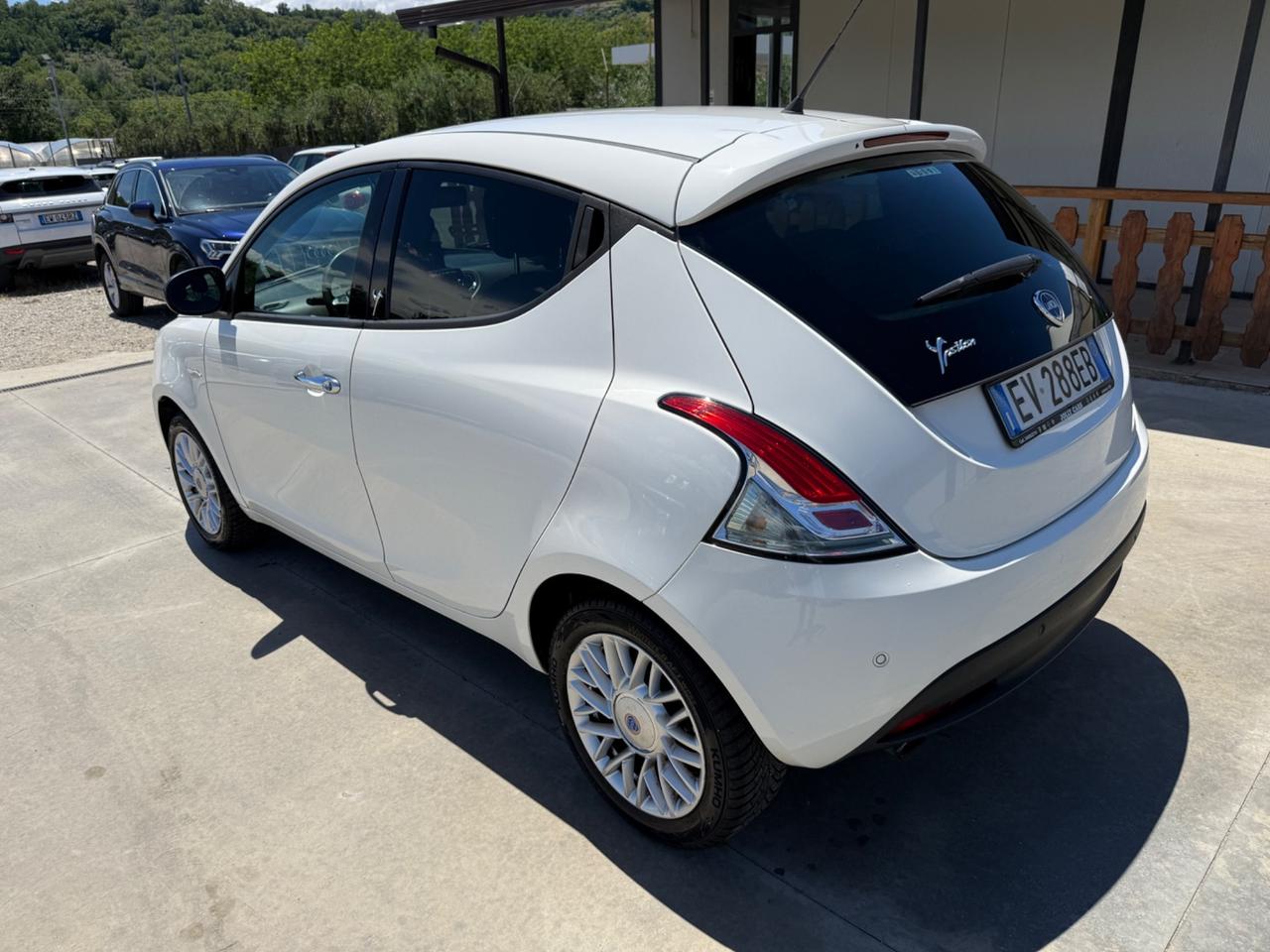 Lancia Ypsilon 0.9 TwinAir 85 CV Cambio Automatico
