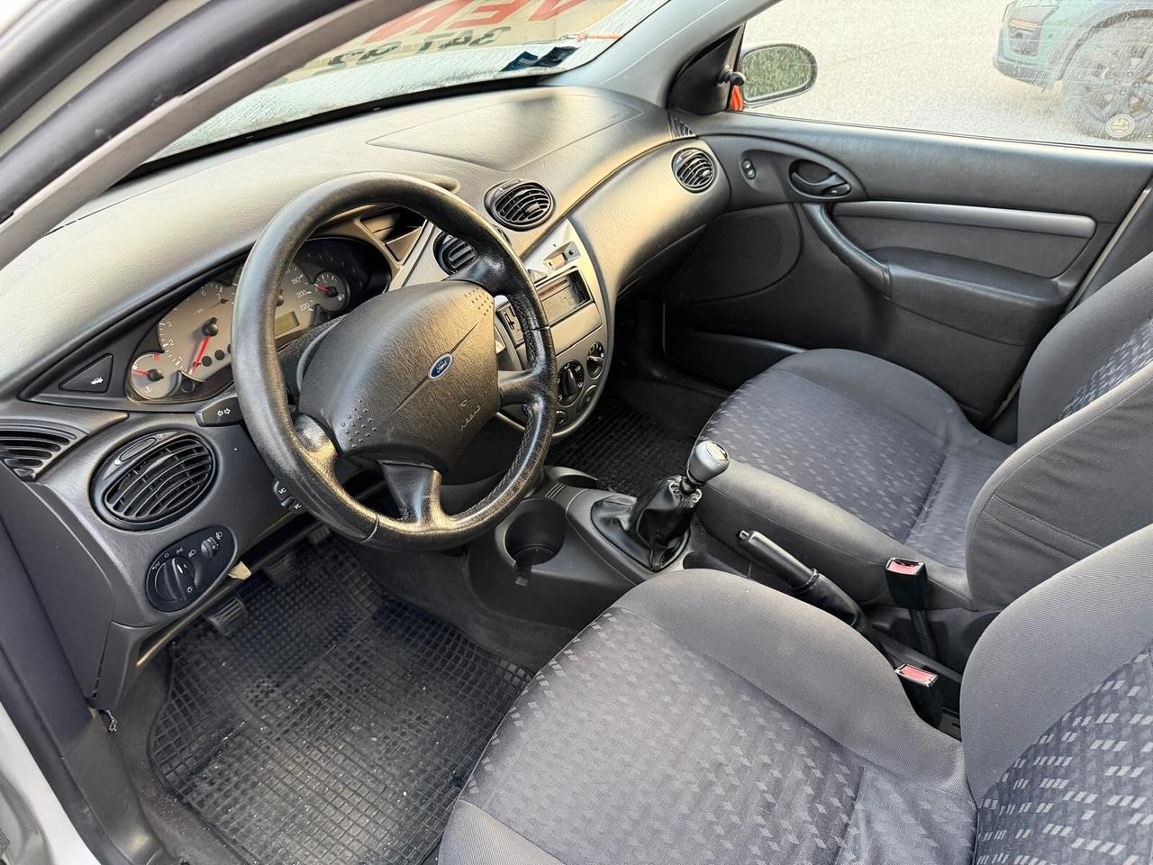 Ford Focus 1.8 TDDi cat 5p. Ghia