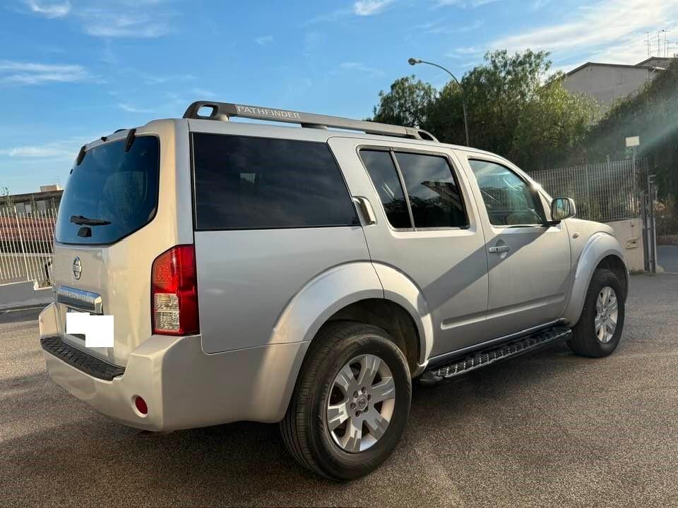 Nissan Pathfinder 2.5 dCi XE Plus 4x4 7 posti