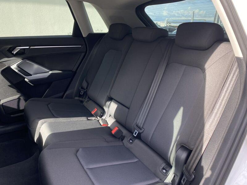 Audi Q3 Business 2.0 TDI 150CV S-Tronic 35