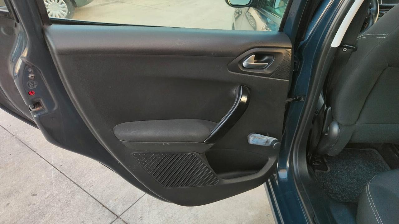 Peugeot 208 BlueHDi 75 5 porte Touch