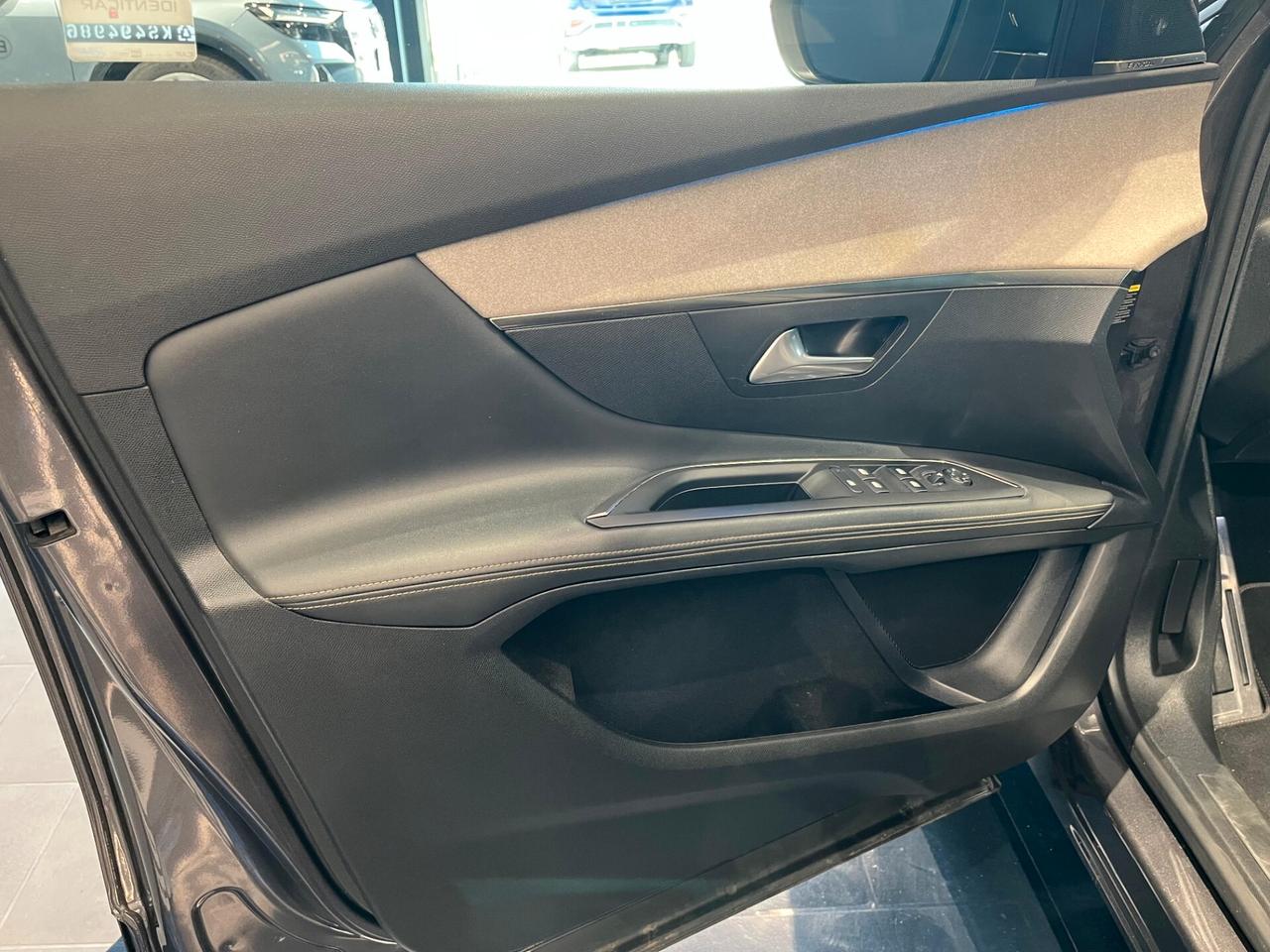 Peugeot 3008 Hybrid4 300 e-EAT8 GT Line
