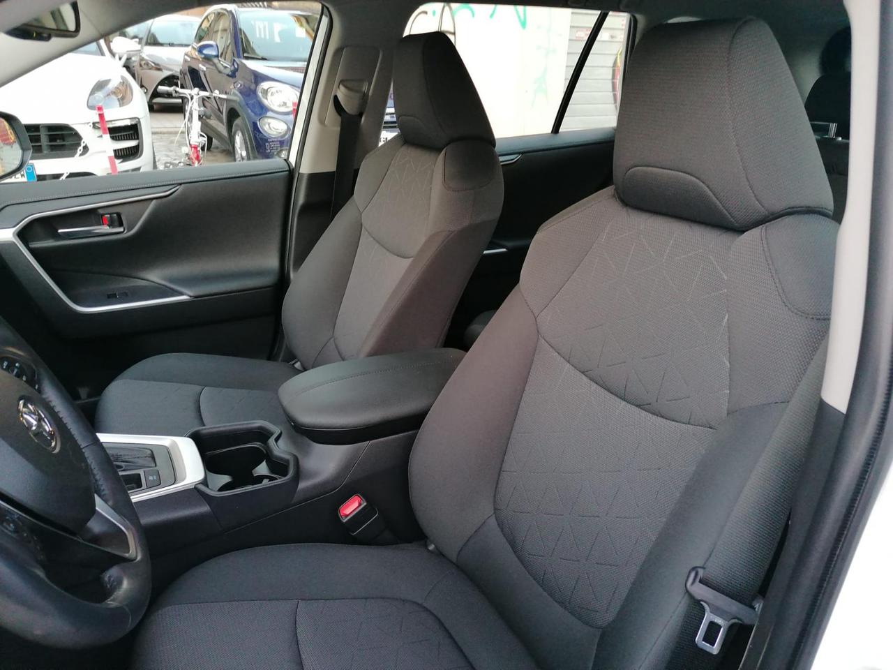 Toyota RAV4 2.5 HV (218CV) E-CVT 2WD Business Bianco
