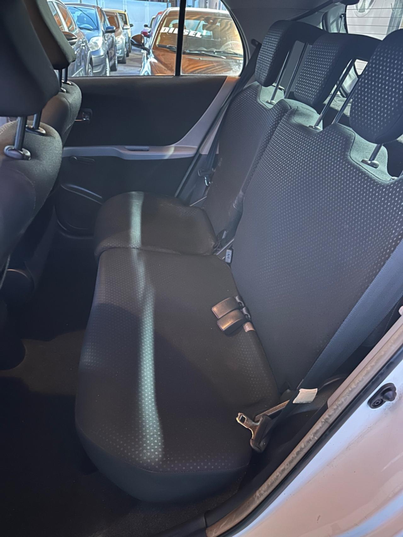 Toyota Yaris 1.0 5 porte