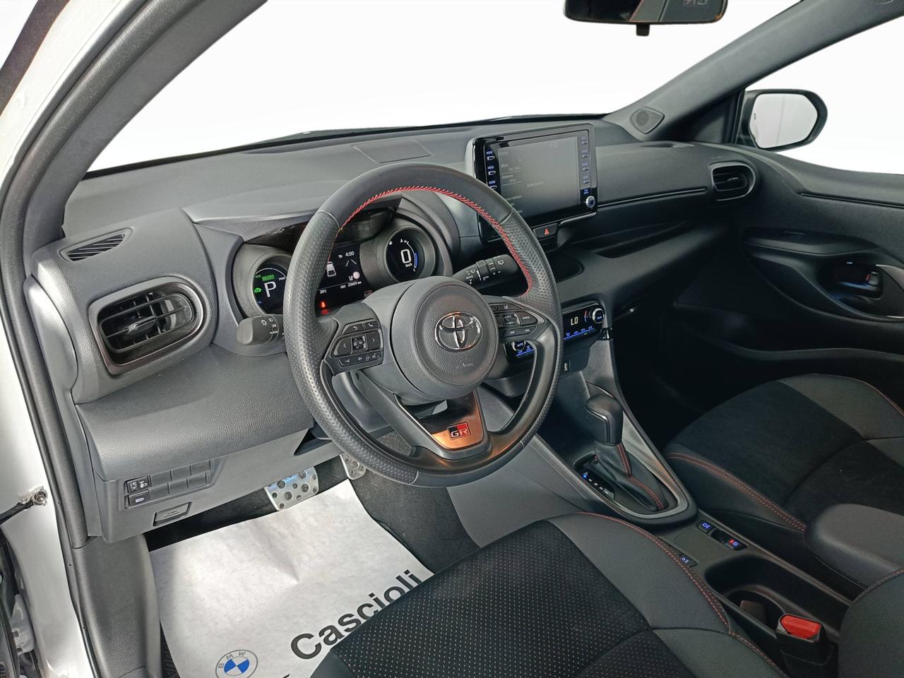 TOYOTA Yaris IV 2020 - Yaris 1.5h GR Sport