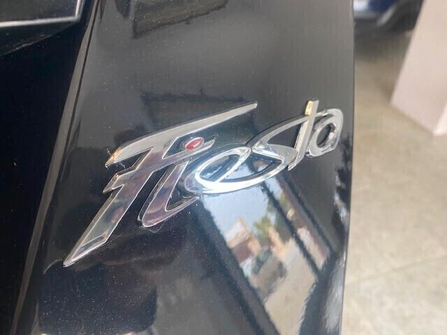 Ford Fiesta 1.5 TDCi 75CV 5 porte Titanium