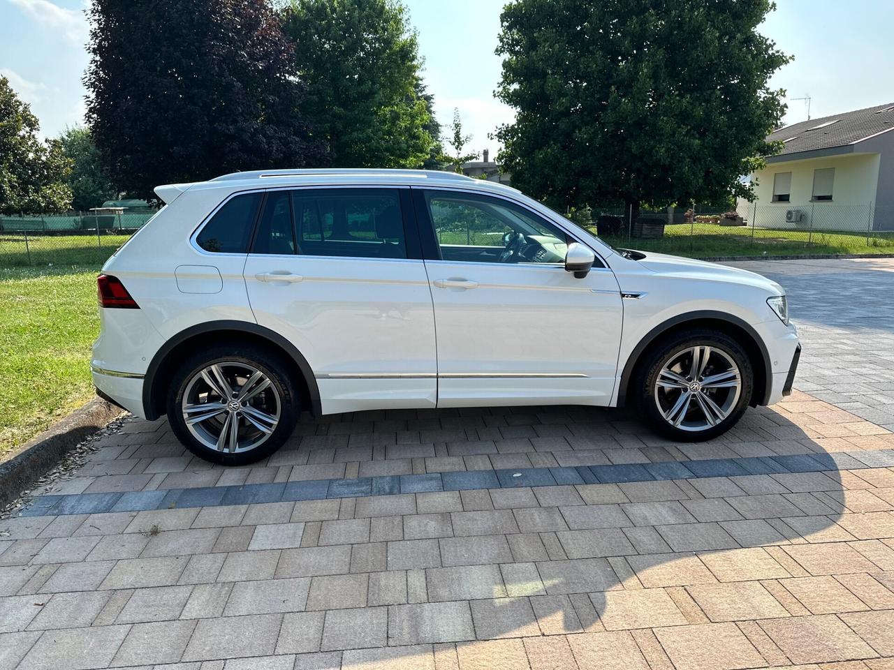 Volkswagen Tiguan 2.0 TDI SCR DSG 4MOTION R-LINE