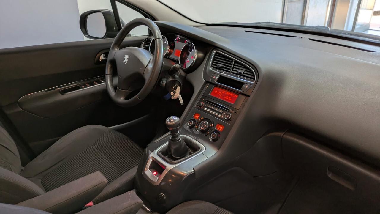 Peugeot 5008 1.6 HDi 115CV Business