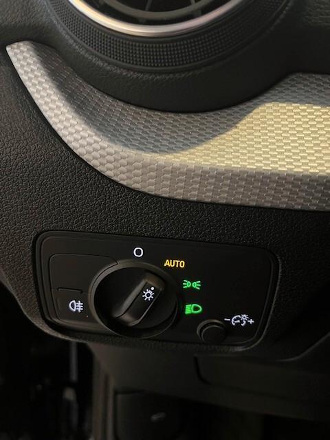 Audi Q2 30 TDI S tronic Business Advanced