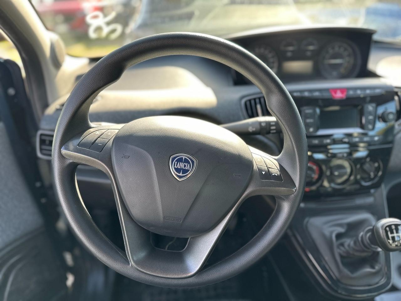 LANCIA Ypsilon III 2021 - Ypsilon 1.0 firefly hybrid Silver s&s 70cv