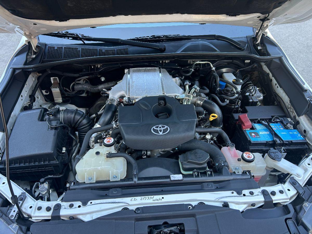 TOYOTA - Hilux 2.4 d-4d 4x4 EXECUTIVE TELECAMERA