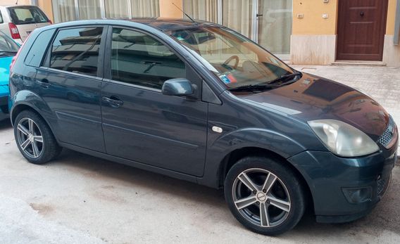 Ford Fiesta 1.4 TDCi 5p. Ghia