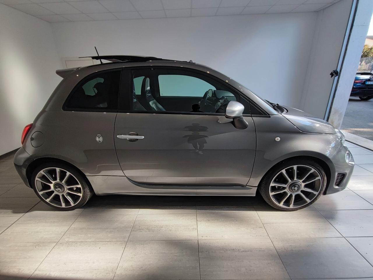 Abarth 595 1.4 Turbo T-Jet Turismo FULL OPTIONAL