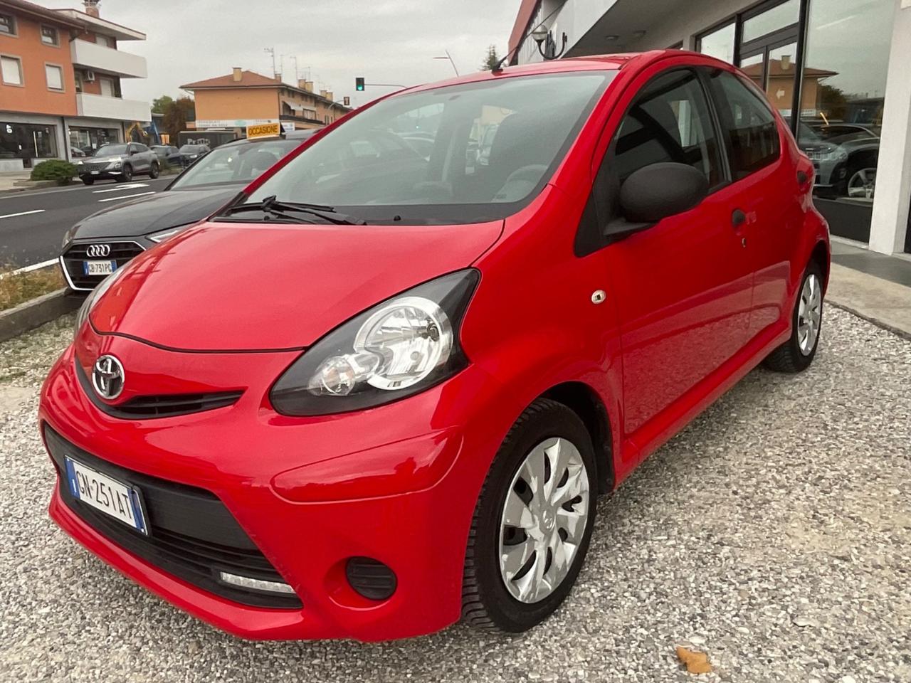 Toyota Aygo 1.0 12V VVT-i 5 porte Active Connect