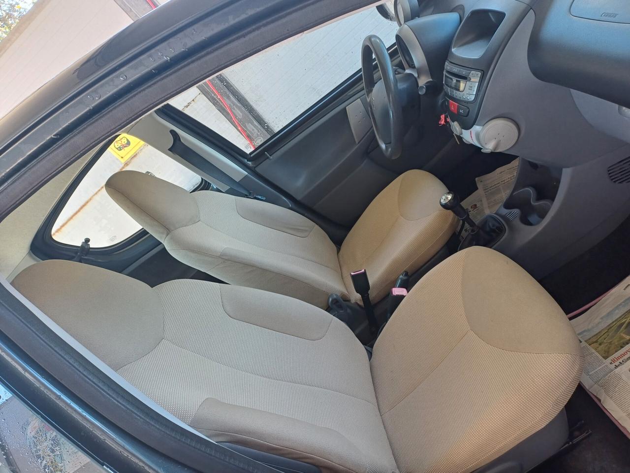 Peugeot 107 1.0 68CV 5p. Sweet Years 2008
