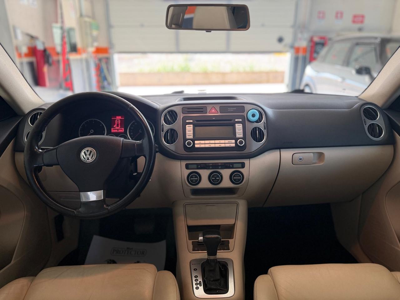 Volkswagen Tiguan 2.0 16V TDI DPF tiptronic Sport & Style (18°)