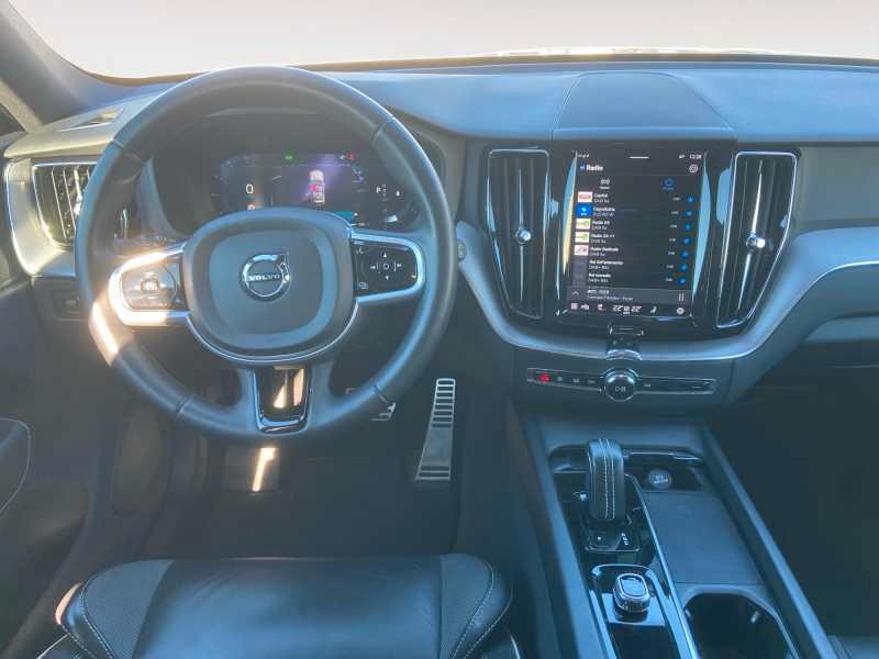 VOLVO XC60 2.0 b4 R-design awd auto