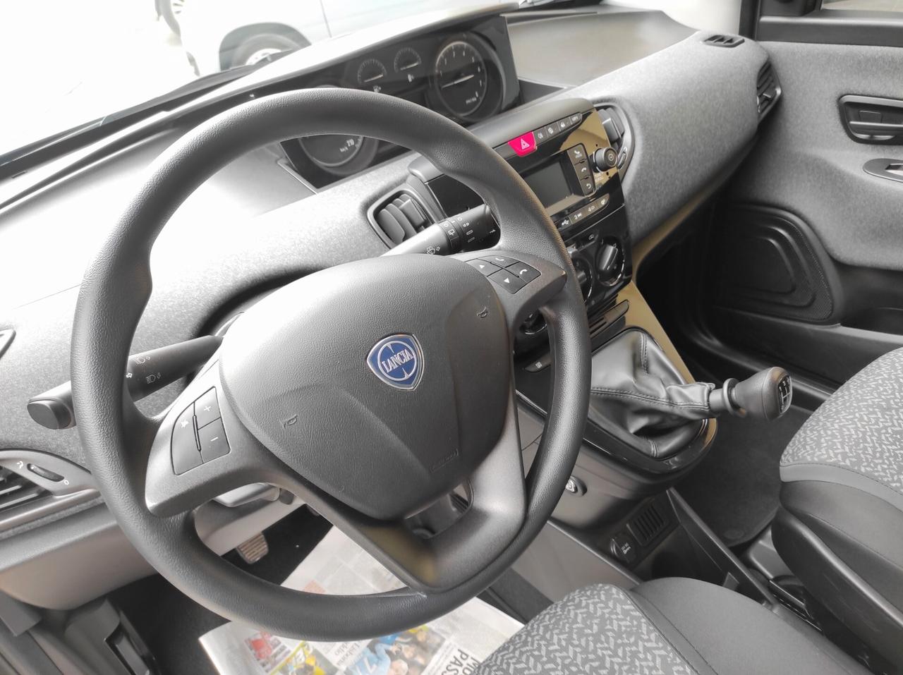 Lancia Ypsilon 2023 1.0 Hybrid Silver Plus BloccaCambio