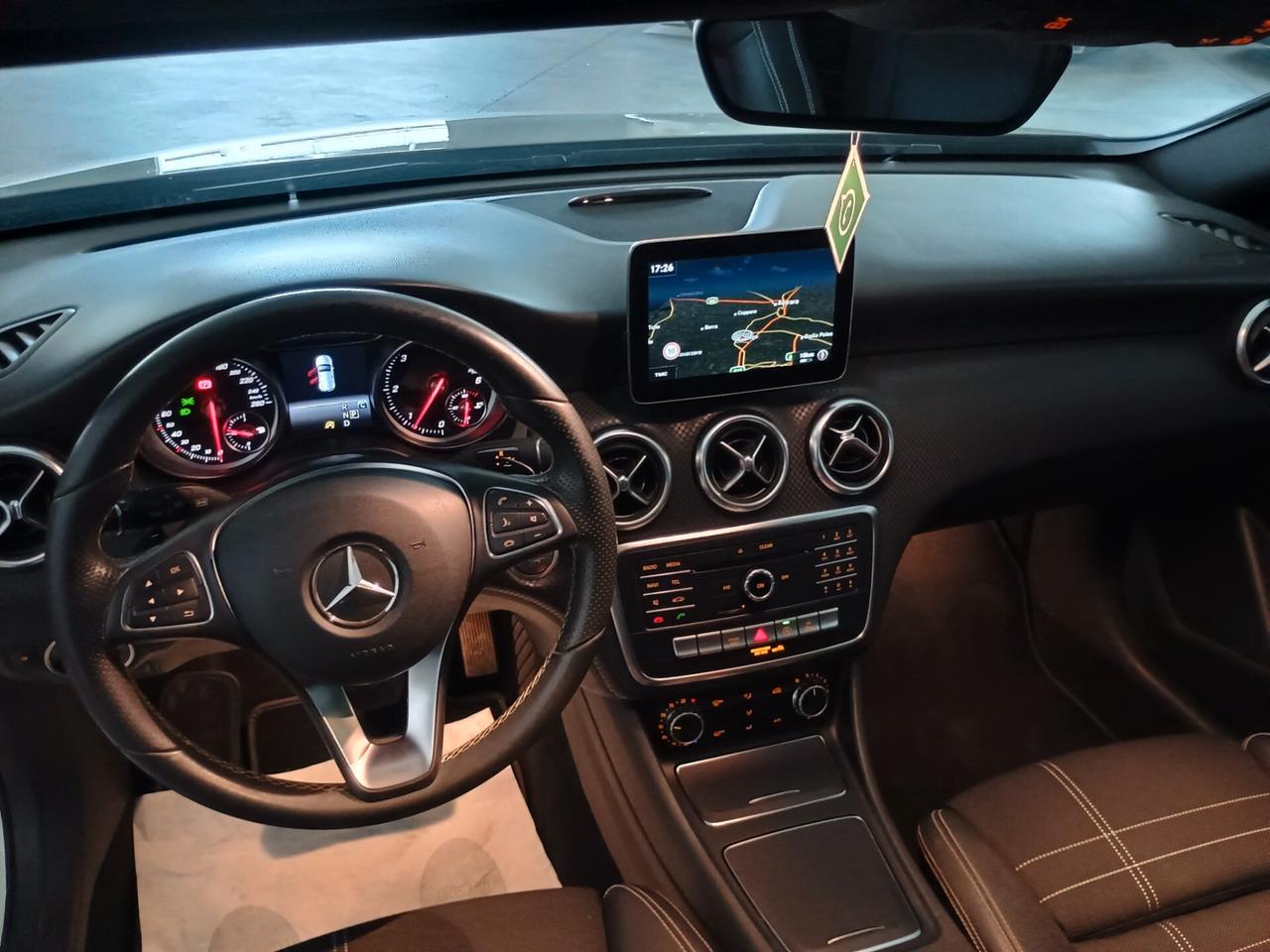 Mercedes-benz A 200 d Automatic Business