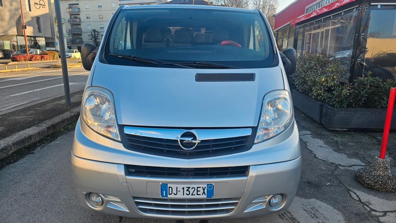Opel Vivaro 2.0 CDTI 114CV / 6 POSTI/ GANCIO TRAINO
