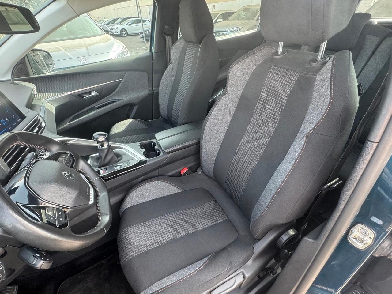 Peugeot 5008 BlueHDi 130 Allure 7 POSTI - 2022