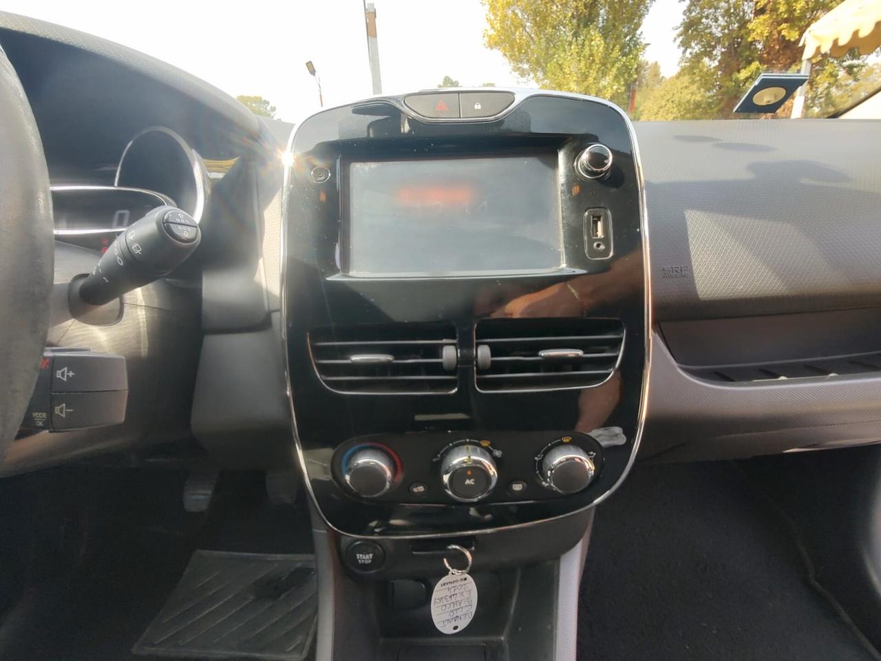 Renault Clio 1.2 75CV GPL 5 porte Live, BENZINA\GPL, OK NEOPATENTATI