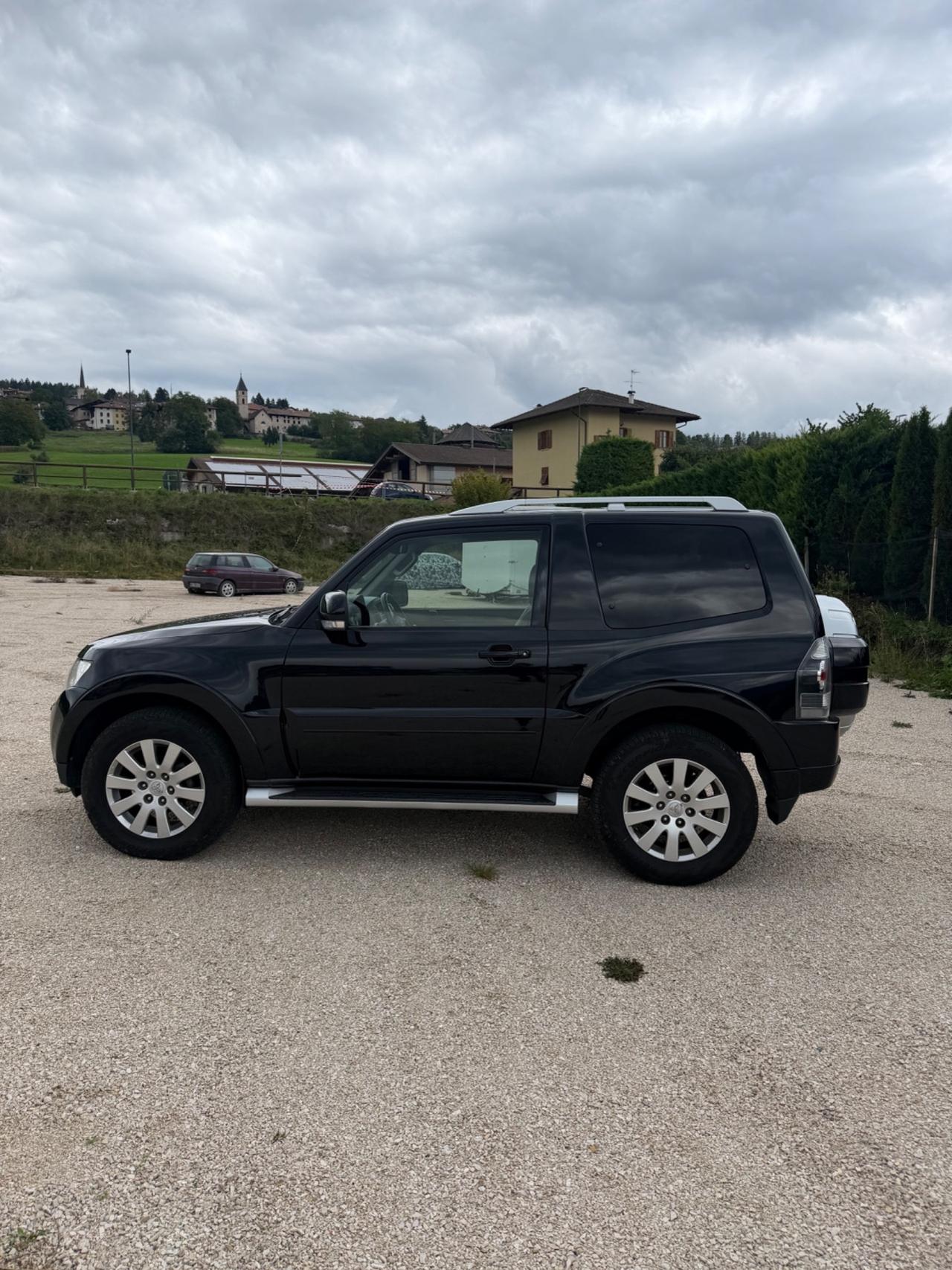 Mitsubishi Pajero 3.2 DI-D 16V aut. 3p