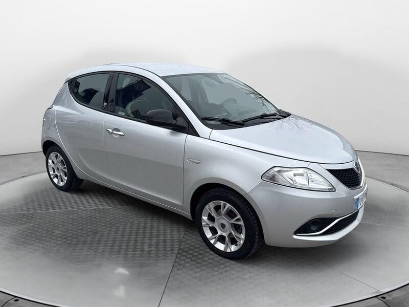 Lancia Ypsilon 1.2 69 CV 5 porte Gold