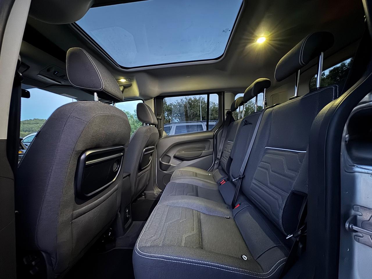 Ford Tourneo Connect 1.5 TDCi 120 CV Titanium
