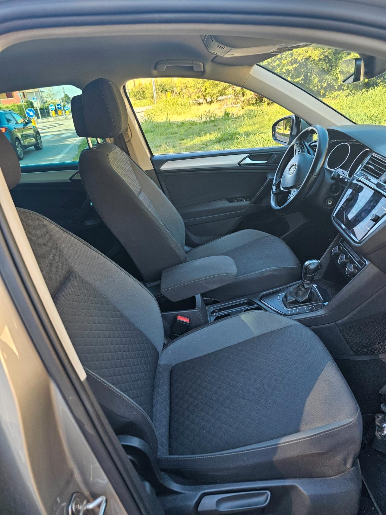 Volkswagen Tiguan 2.0 TDI SCR DSG 4MOTION Business BMT