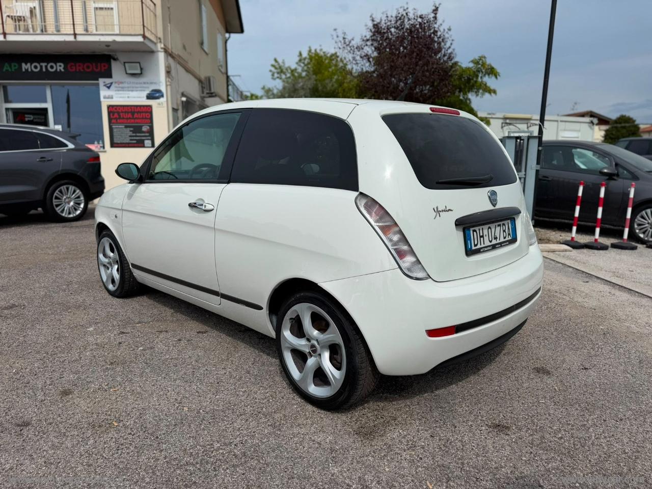 LANCIA Ypsilon 1.4 16V Platino AUTOMATICA