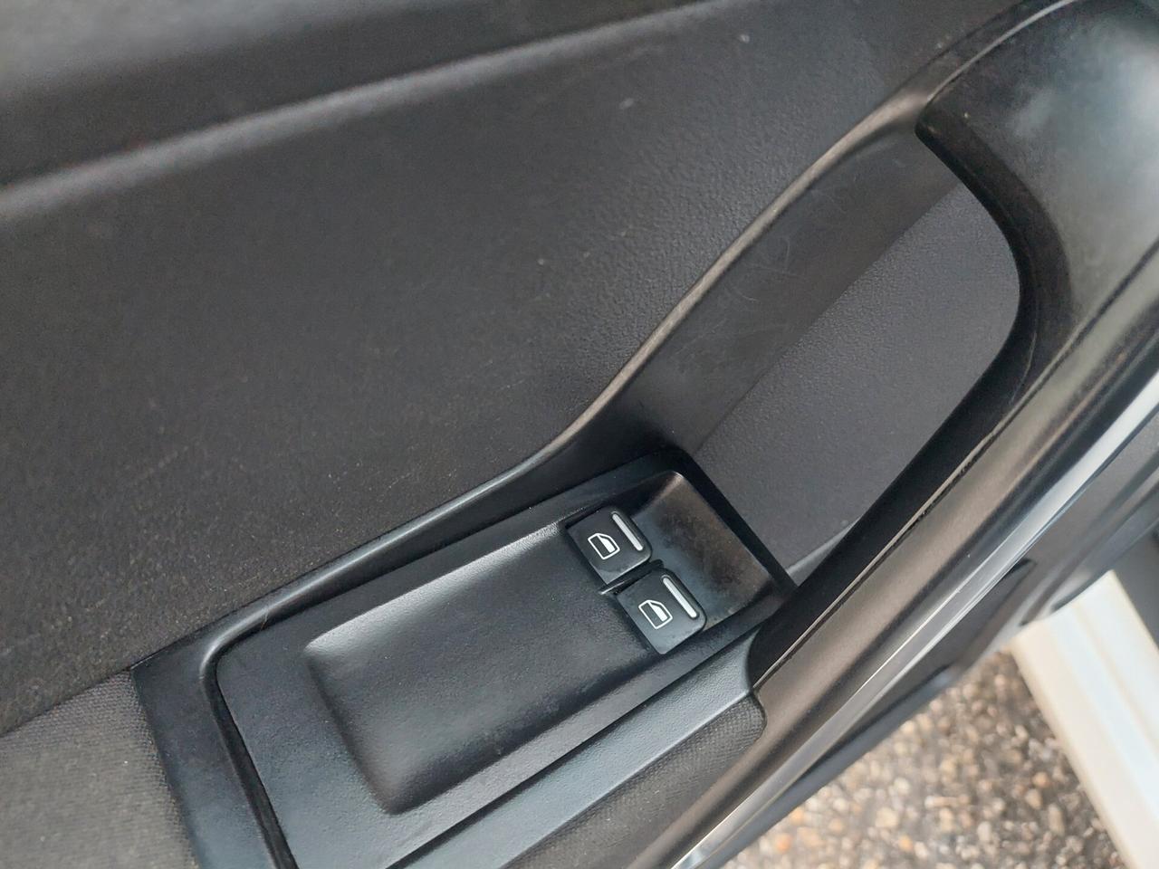 Volkswagen Maggiolino 1.6 TDI Design *NEOPATENTATI*