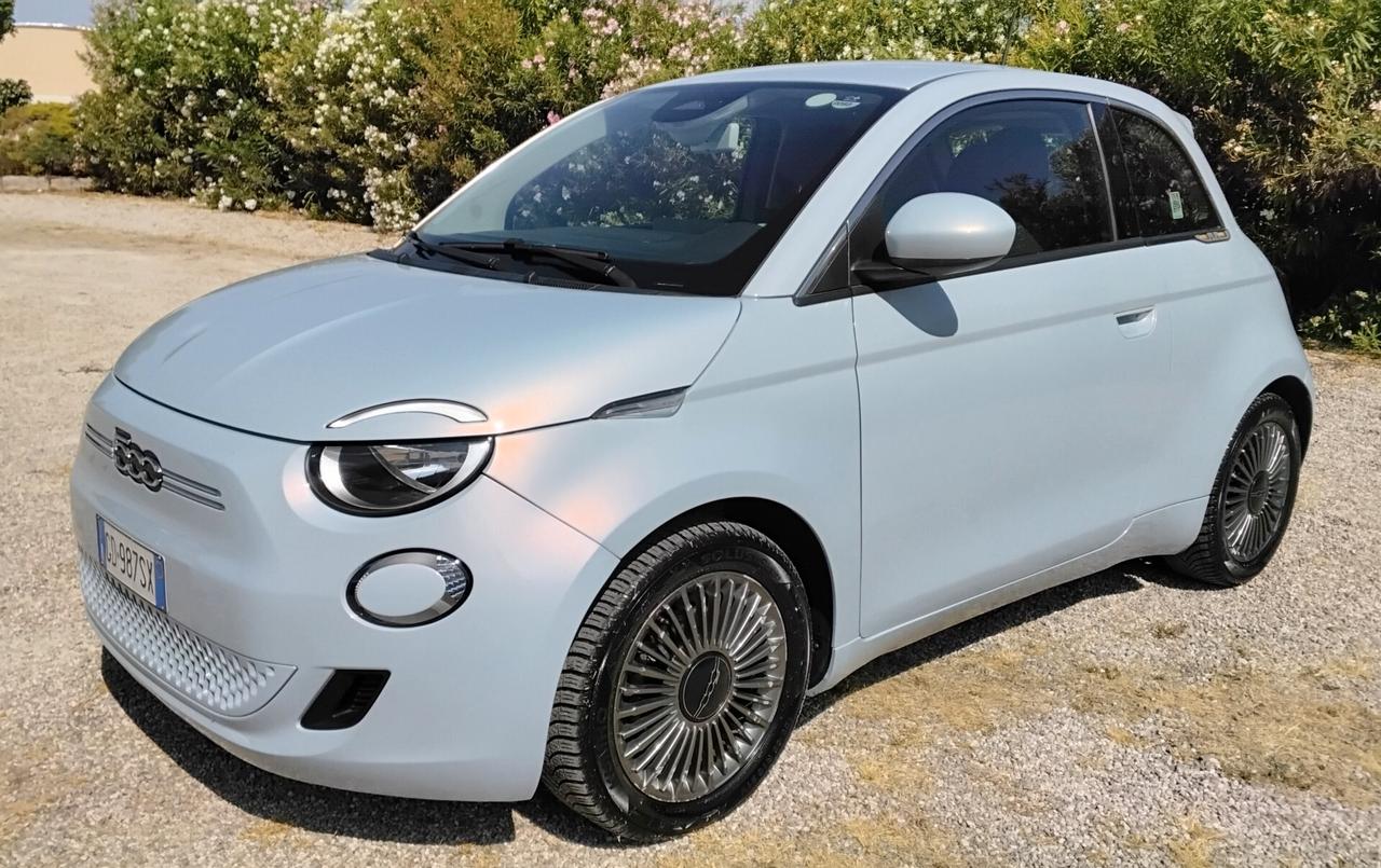 Fiat 500 500e Berlina 42 kWh La Prima