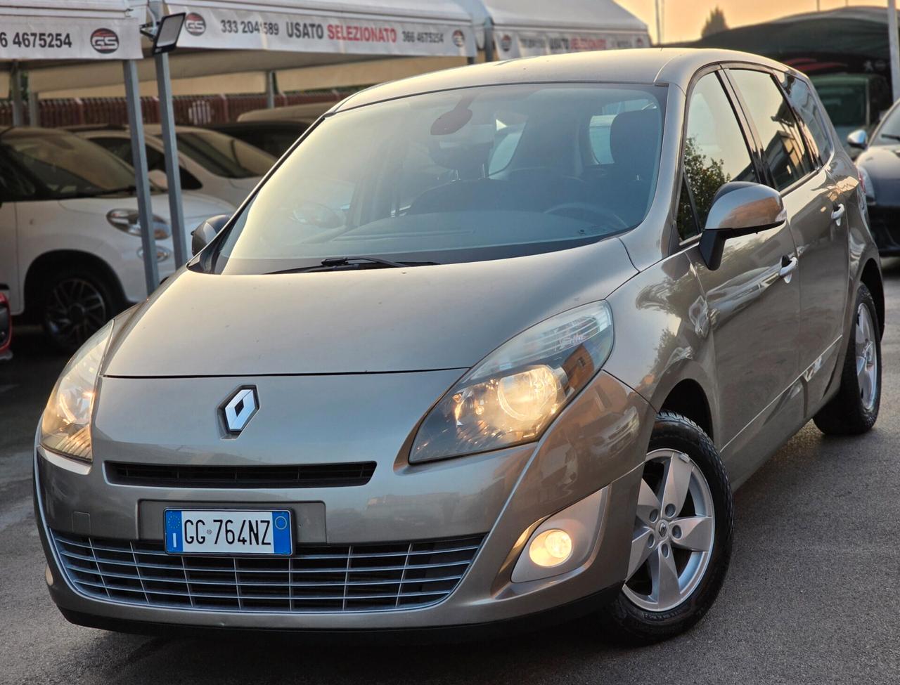 Renault Grand Scénic X-Mod 1.5 dCi 7 posti