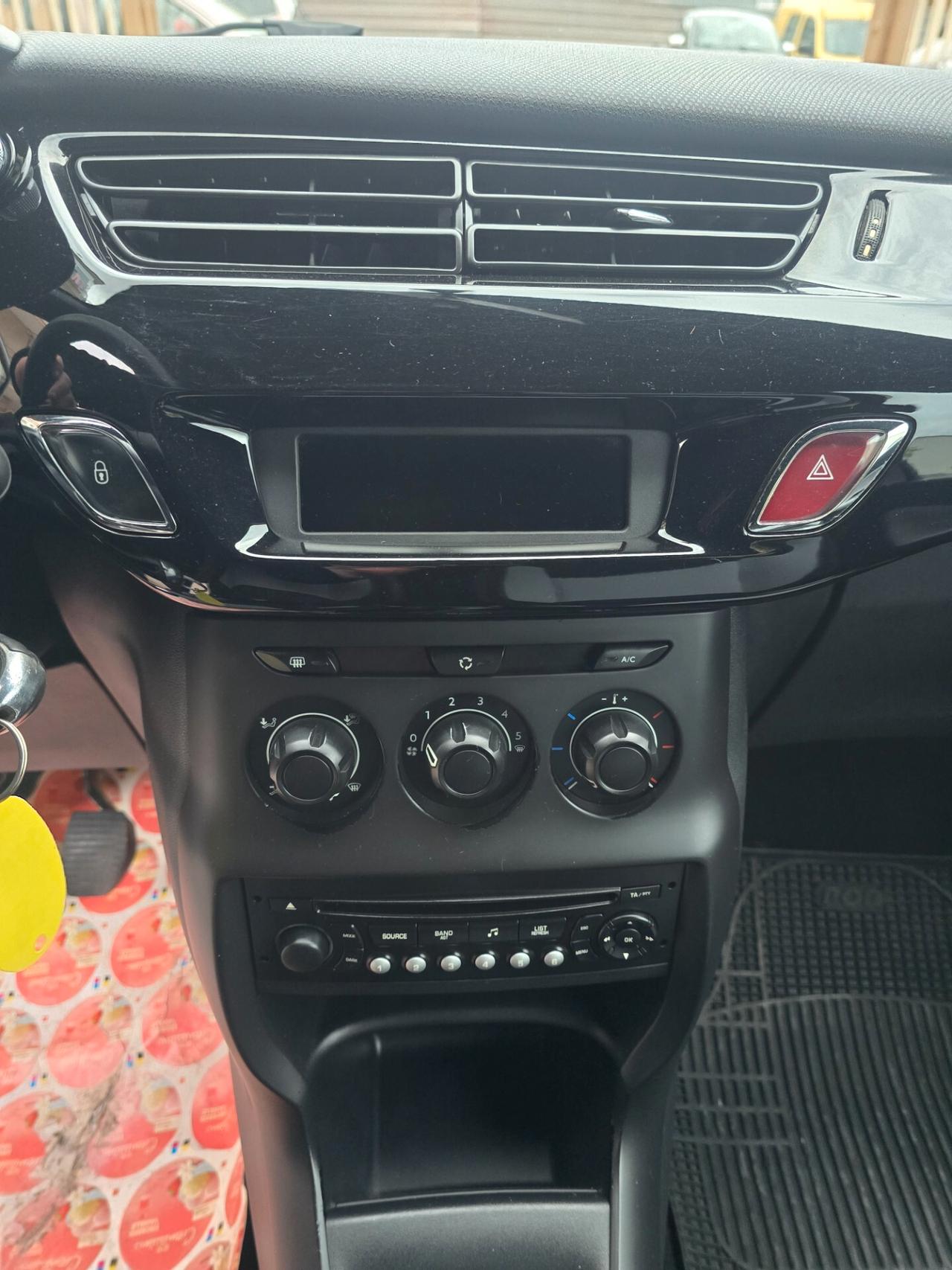 Ds DS3 3 1.4 HDi 70 Just Black