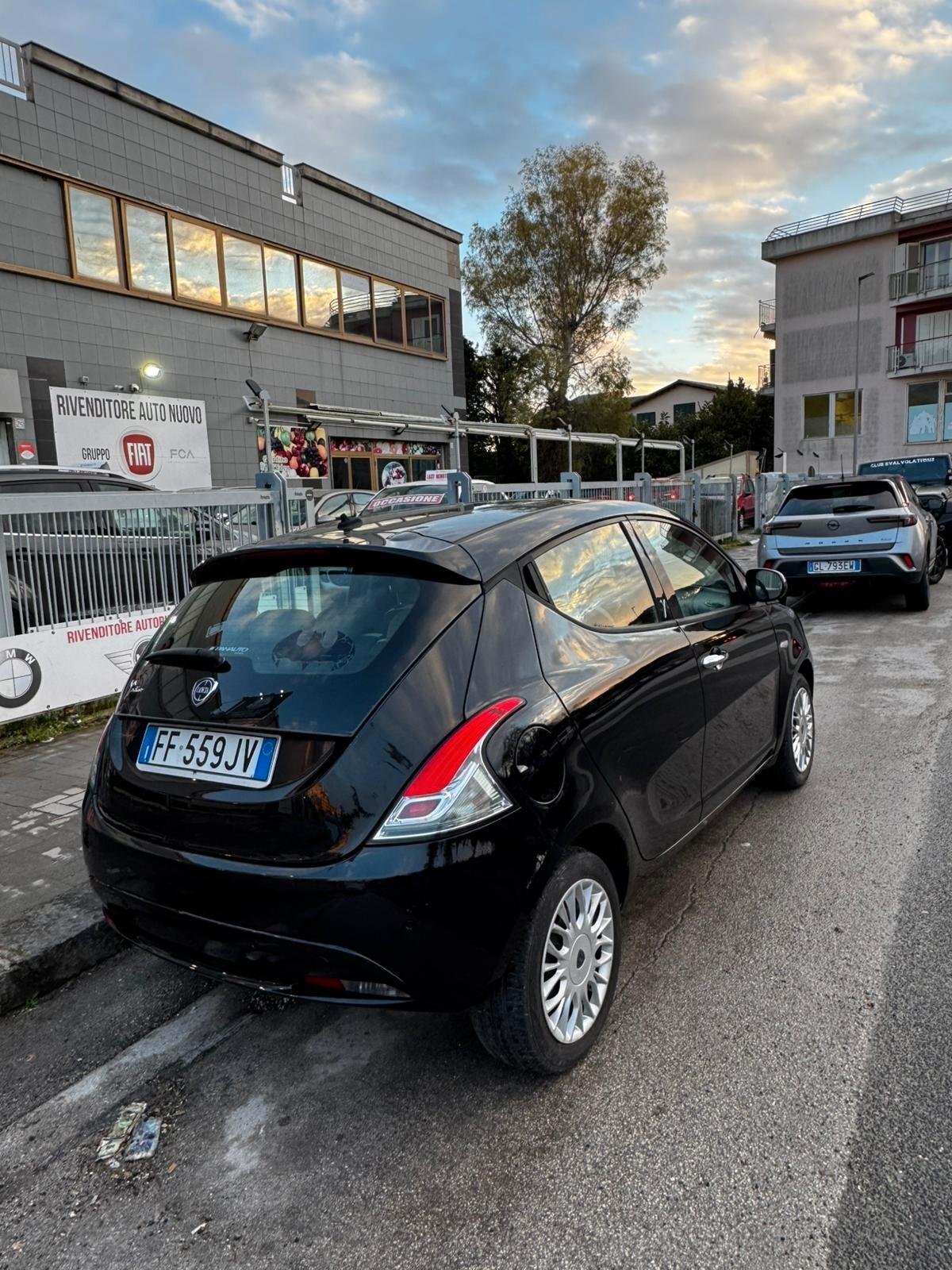 Lancia Ypsilon 1.3 MJT 16V 80 CV 5 porte S&S Platinum