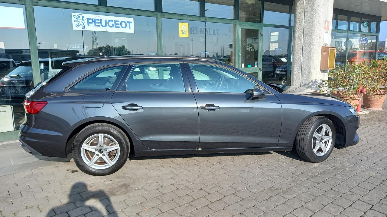 Audi A4 Avant 30 TDI/136 CV S tronic Business