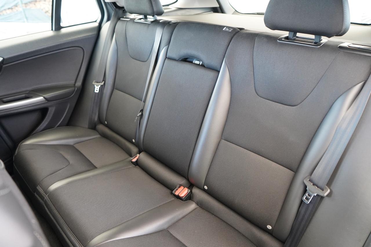 Volvo V60 Cross Country D3 Geartronic Business