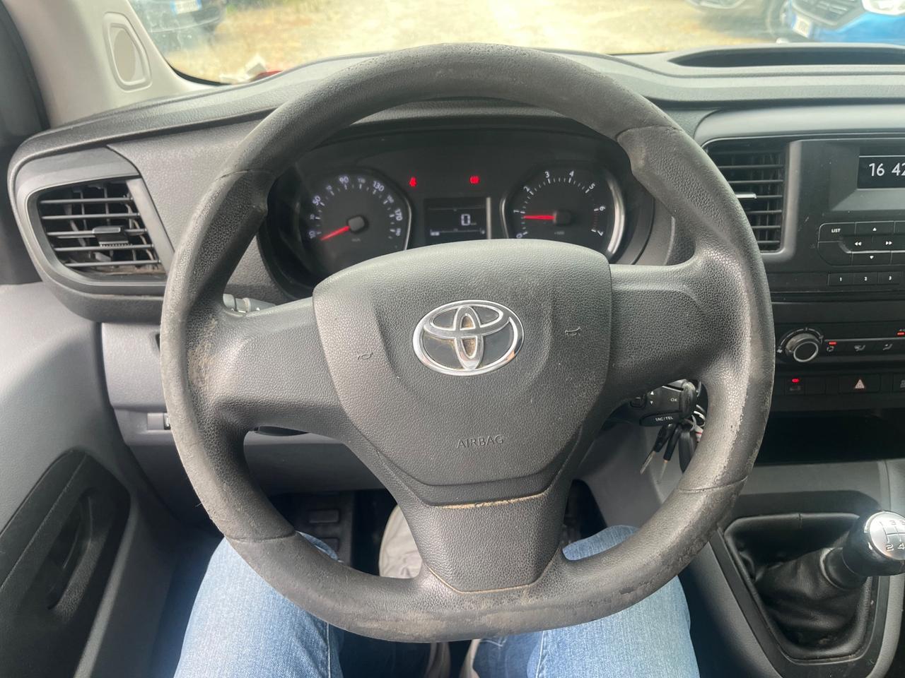 Toyota Proace Proace Verso 1.6D L0 S Comfort