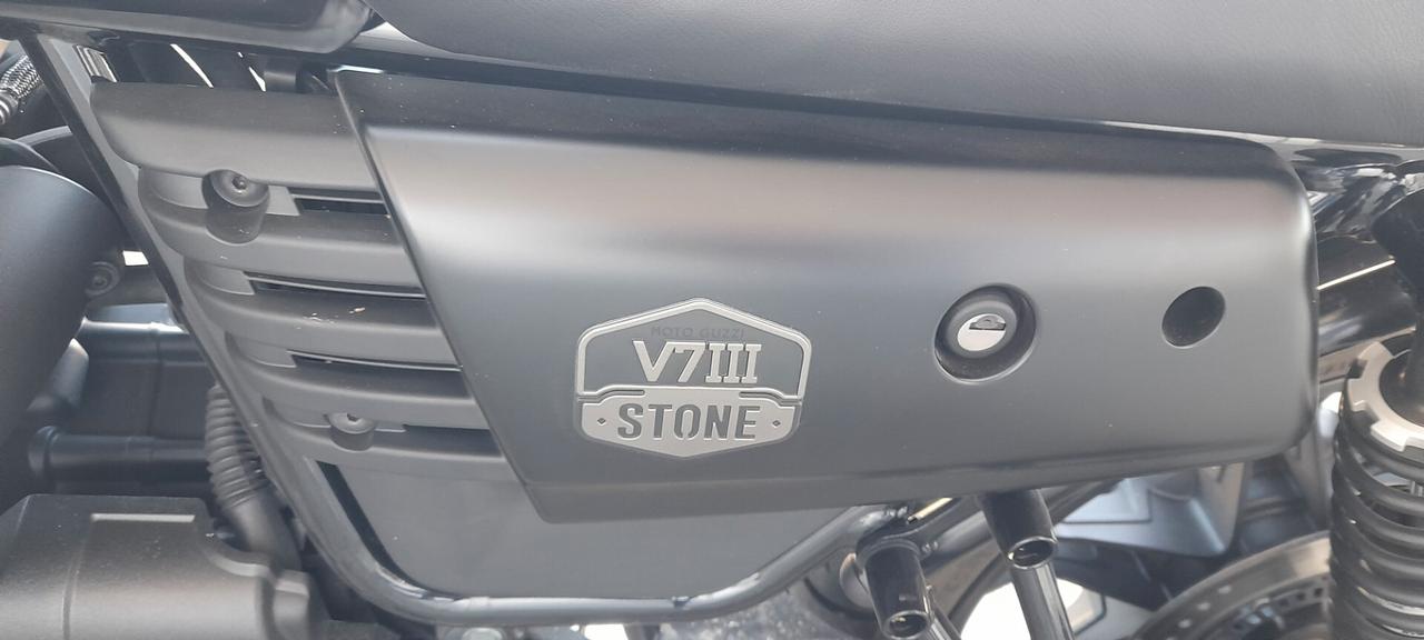 Moto Guzzi V7 III STONE