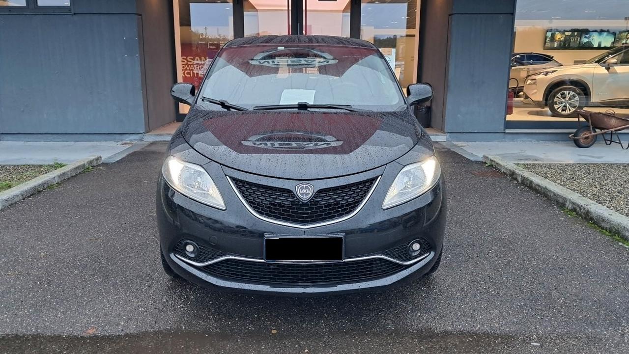 Lancia Ypsilon 1.2 69 CV 5 porte Platinum - FD535