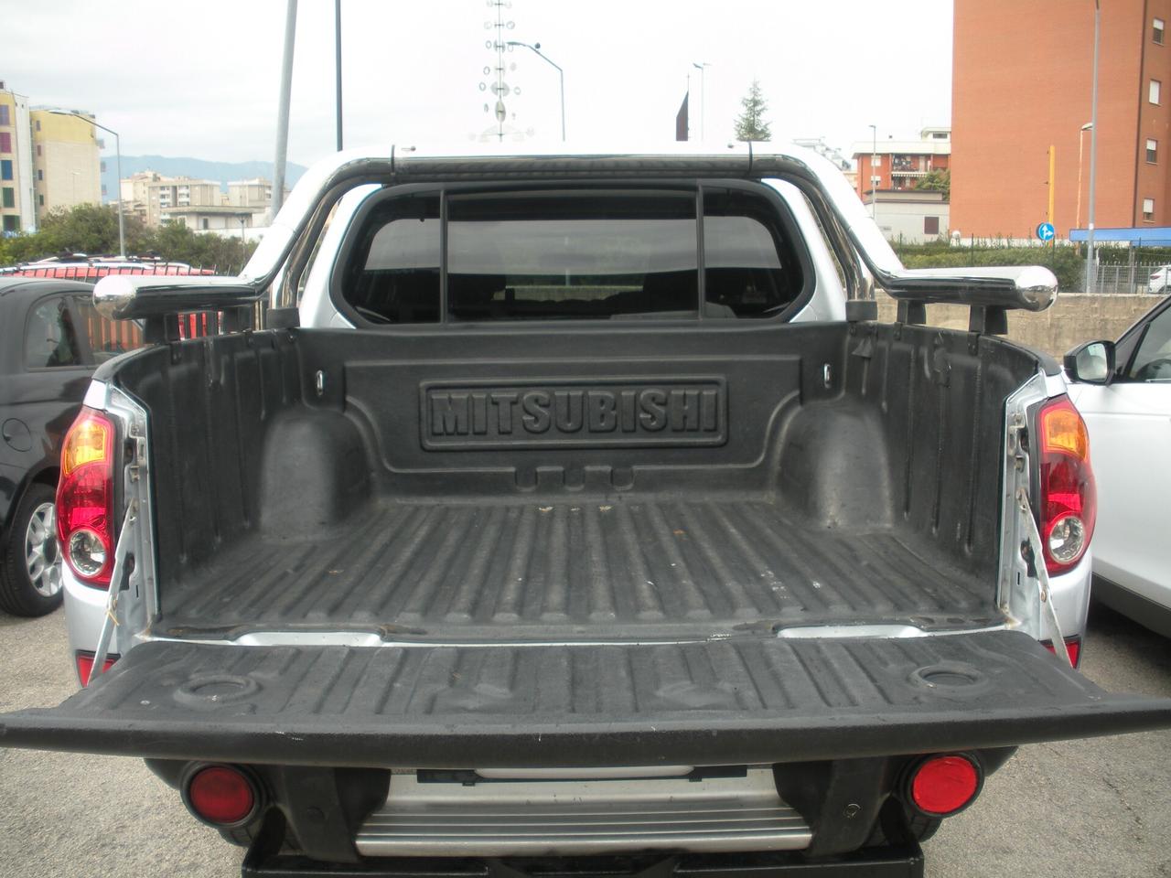 Mitsubishi L200 2.5 DI-D/178CV DC Intense Plus FURIUS