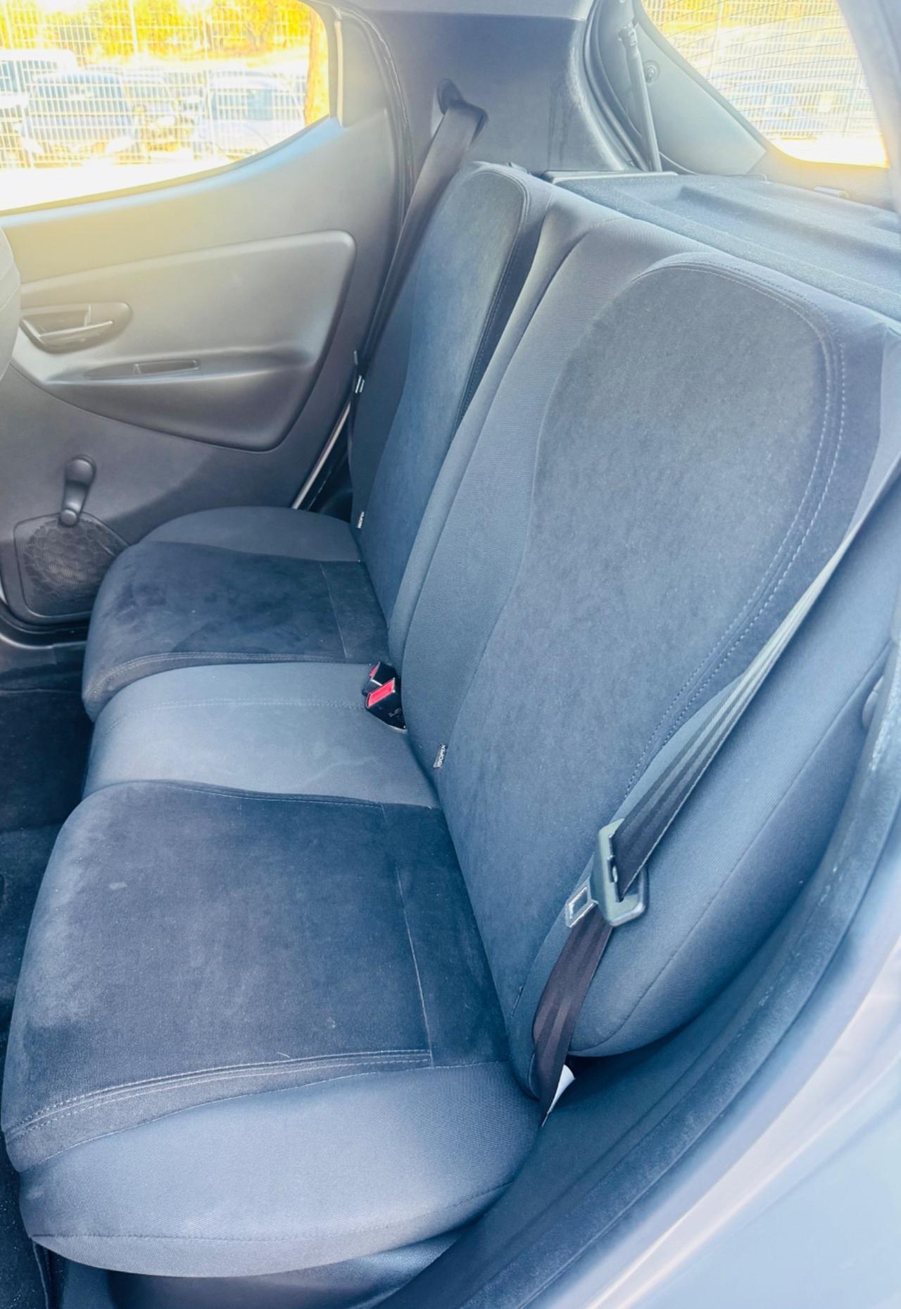 Lancia Ypsilon 0.9 TwinAir 85 CV 5 porte Metano Ecochic Gold