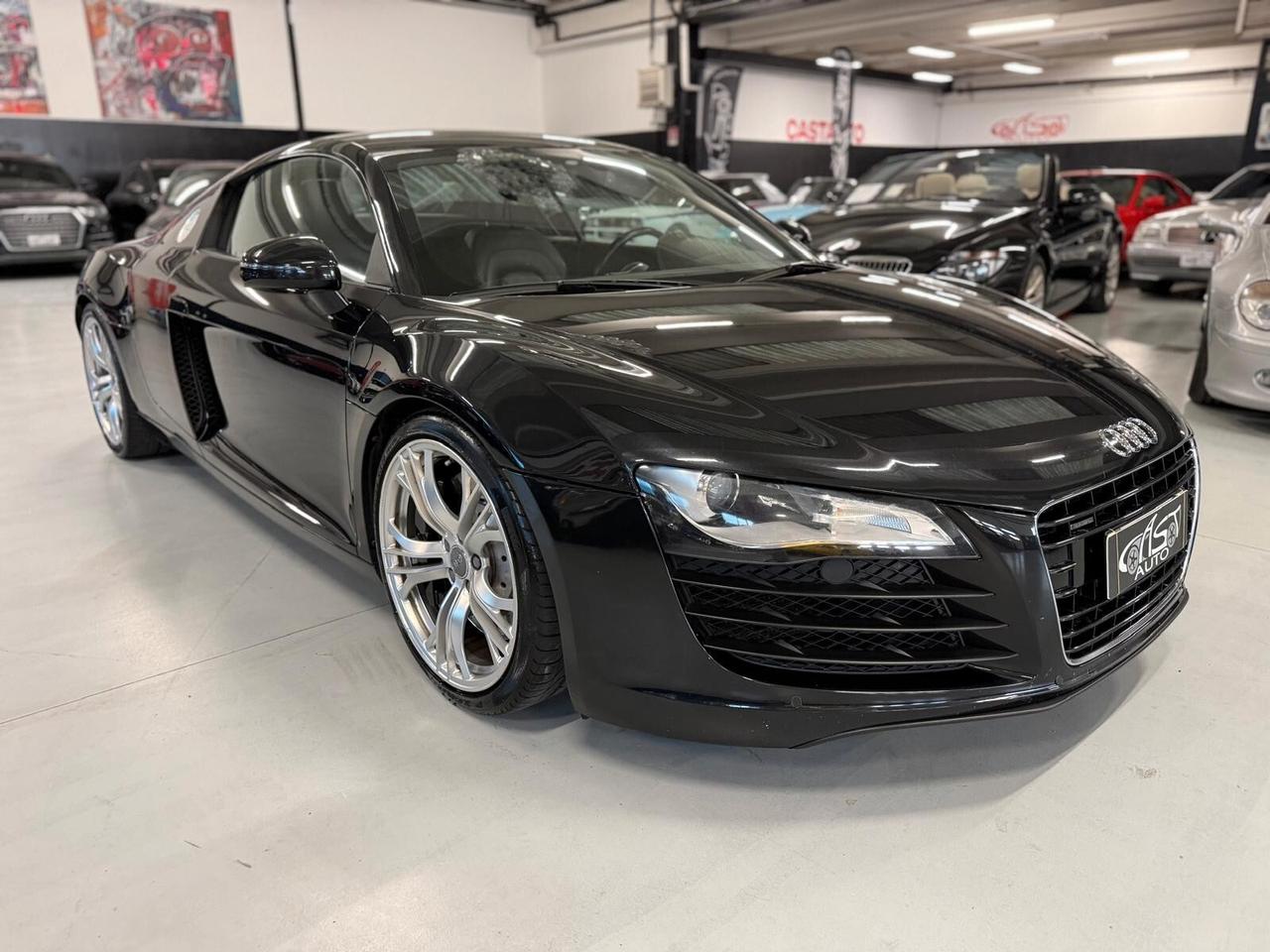 Audi R8 4.2 V8 FSI quattro R tronic