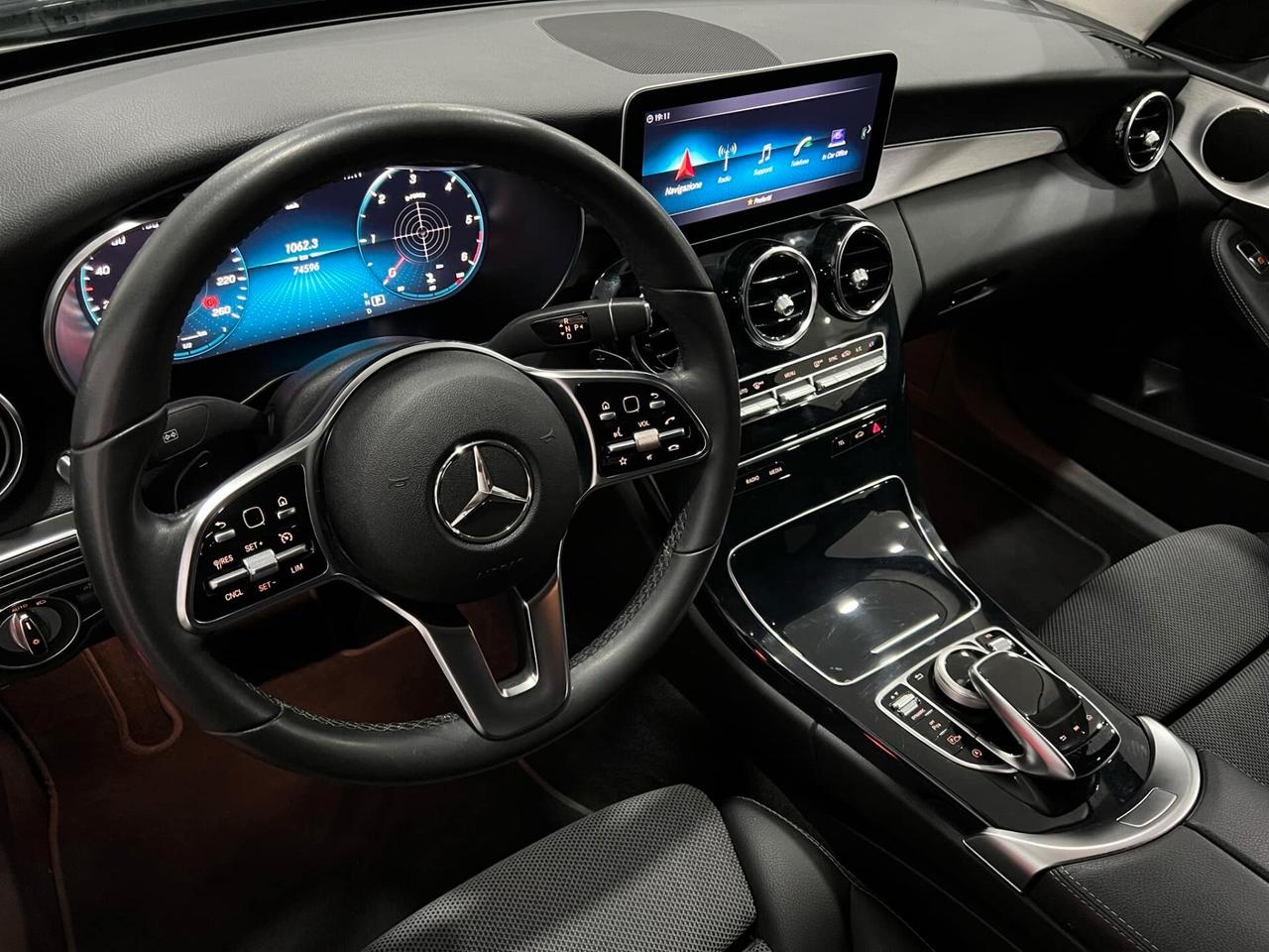 Mercedes Benz C220d Premium AMG 194 cv